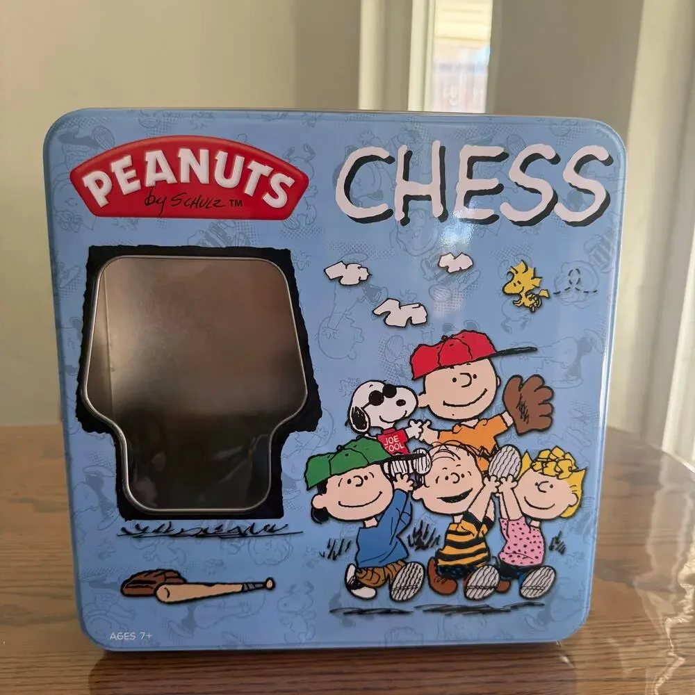 Peanuts Gang Chess Set Charlie Brown blue Tin Edition 32 Pieces Complete